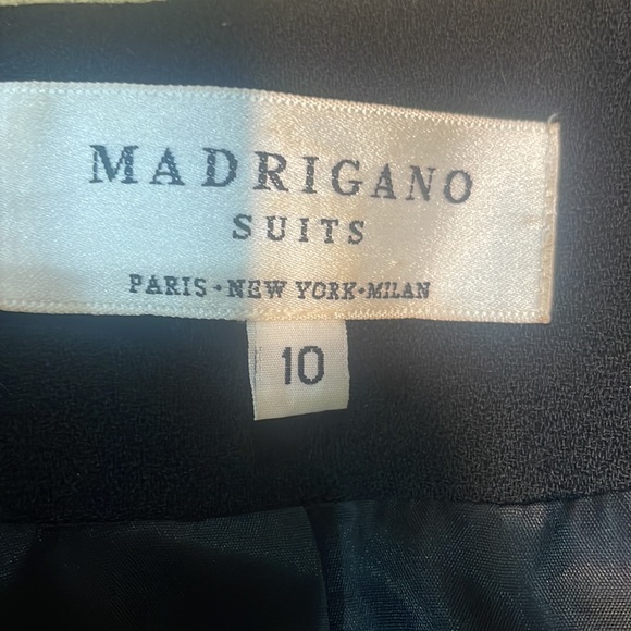 GORGEOUS VINTAGE Black and Golden trimmed blazer.. FANTASTIC!! SIZE 10 - Picture 9 of 11